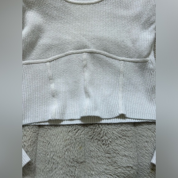 Abercrombie white fitted top - Picture 2 of 3